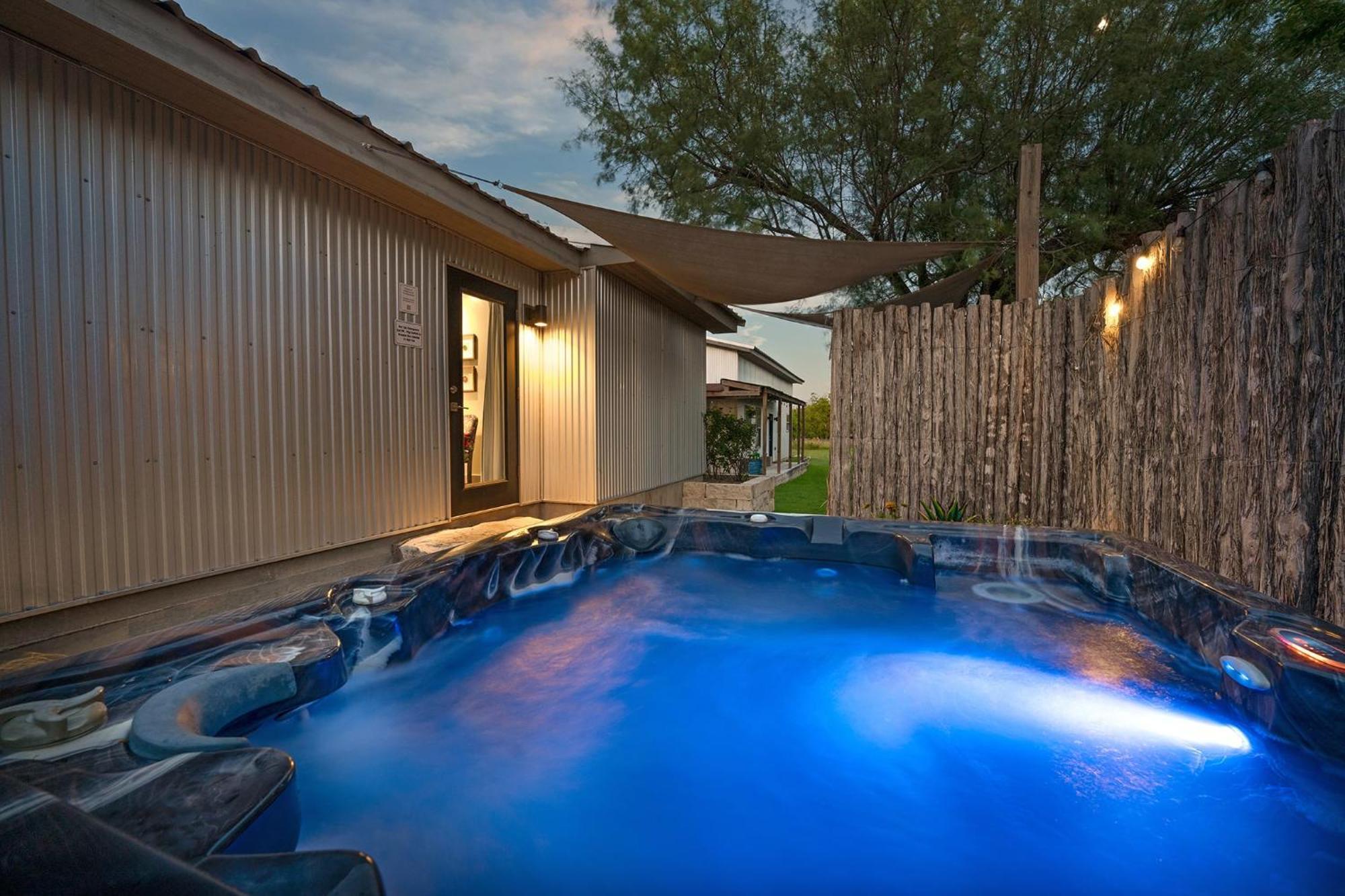 Vila Claret House Full Kitchen And Private Hot Tub Fredericksburg Exteriér fotografie